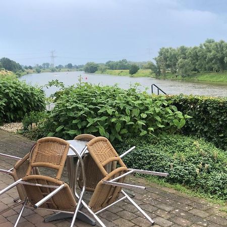 Thuiskomen, Genieten Aan Het Water Villa Maaseik Bagian luar foto