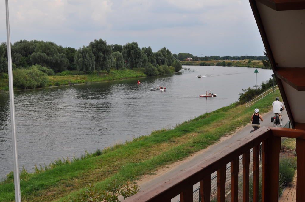 Thuiskomen, Genieten Aan Het Water Maaseik Ruang foto